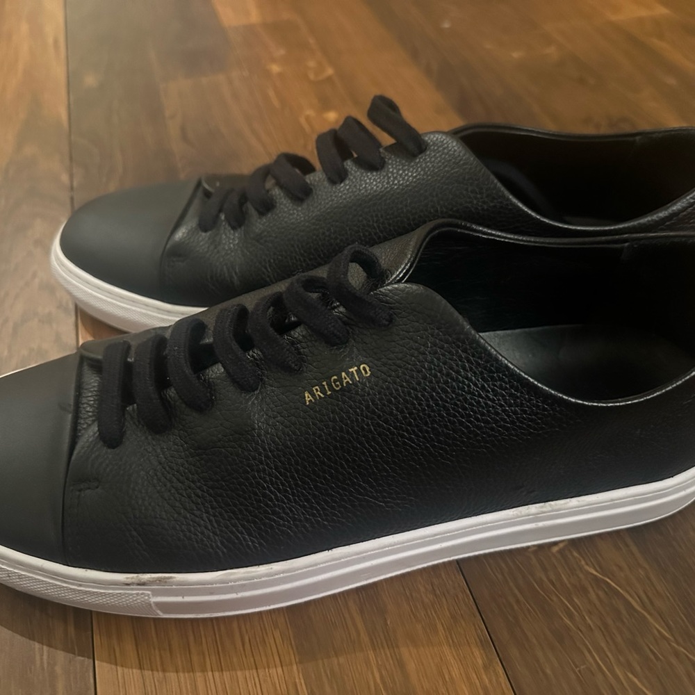 Axel Arigato men’s clean 90 sneakers size 11.